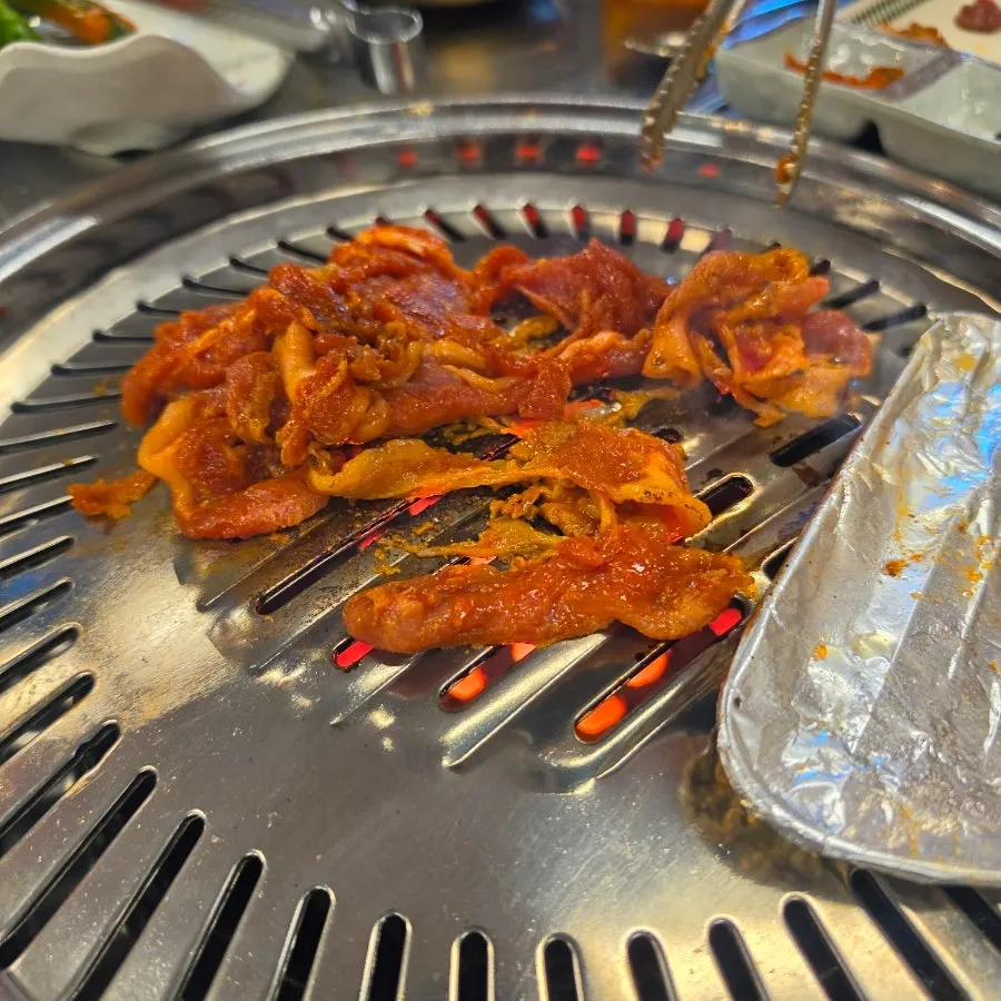Gochujang charcoal bulgogi with smoky flavor