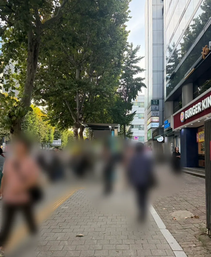 Route near the Gyodae Station exit