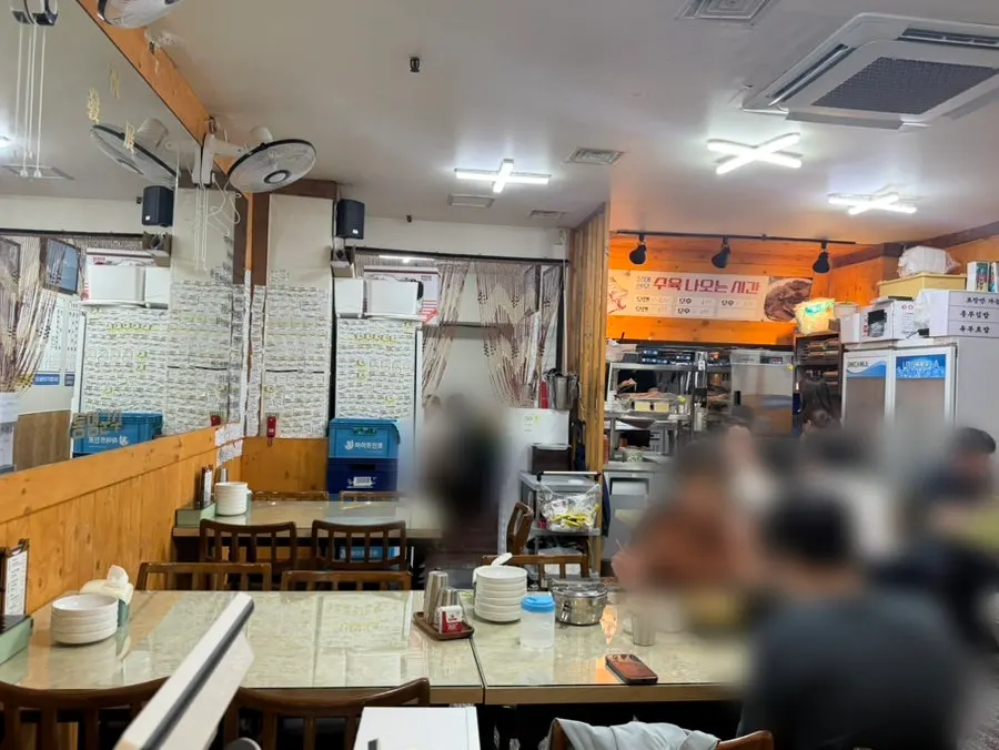Chungmusik's old-school interior atmosphere