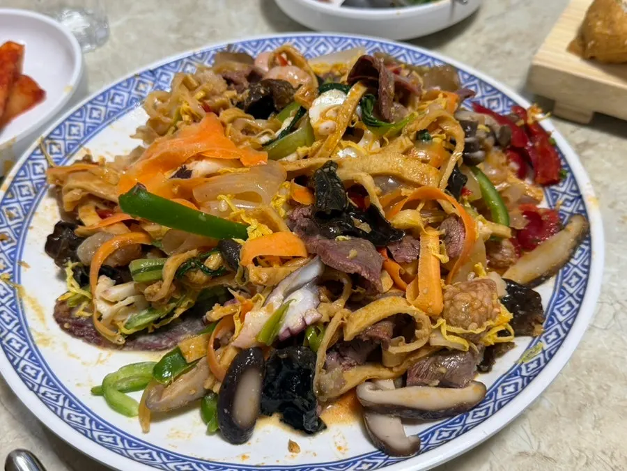 Yangjangpi with mustard sauce added