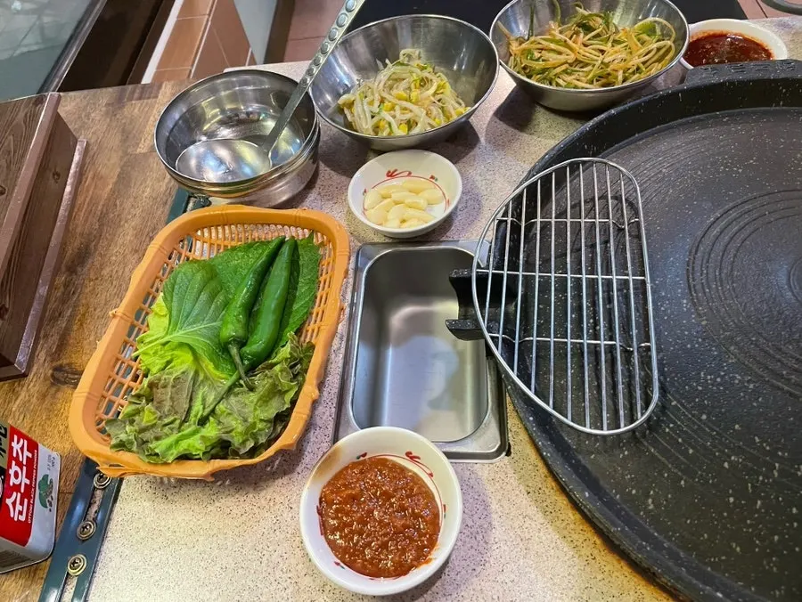 Chilled fresh thin-sliced pork belly order