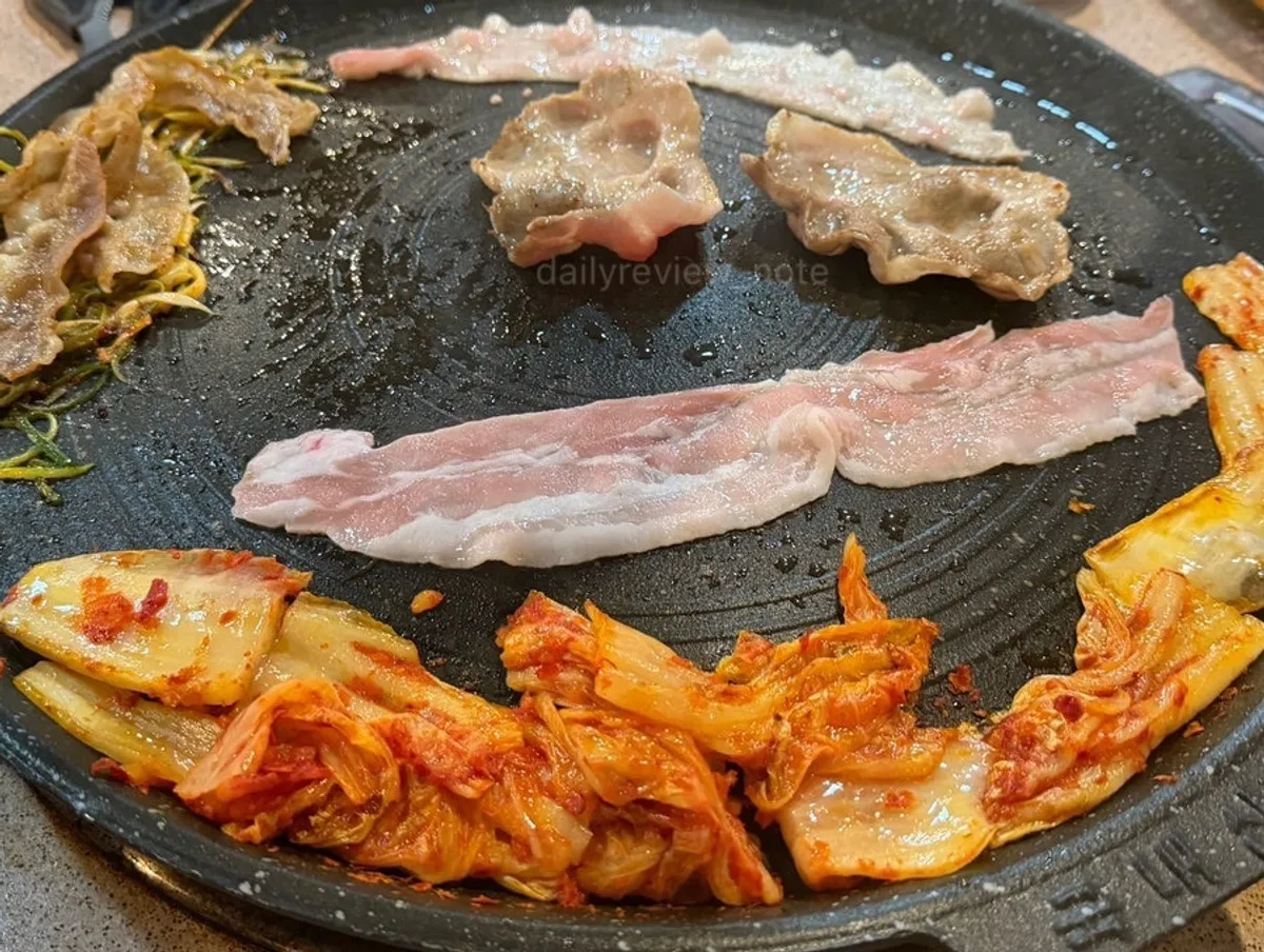 Grilled frozen thin-sliced pork belly