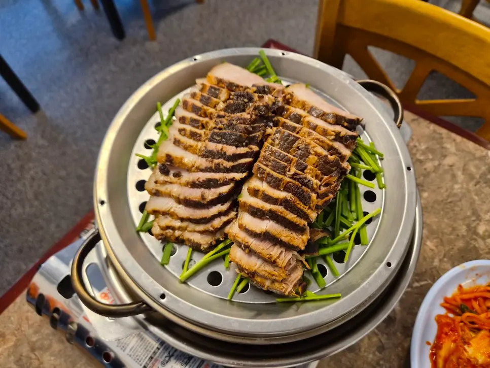 다선칼국수 교대직영점 시그니처 수육보쌈 한 접시