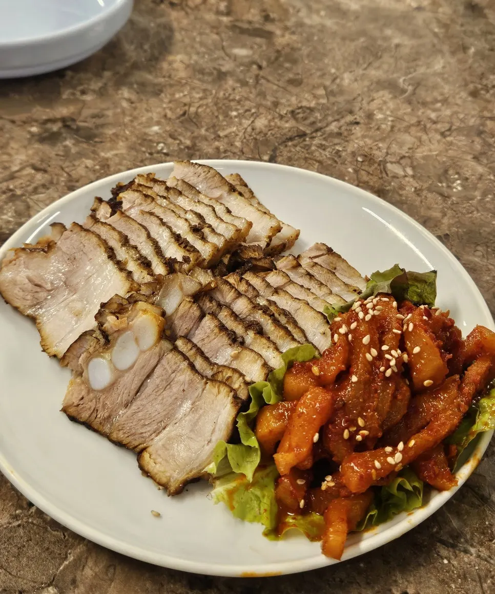 다선칼국수 교대직영점 수육보쌈 한 접시