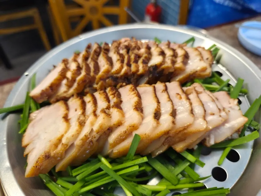 찜기에 올라간 다선칼국수 수육보쌈 중짜