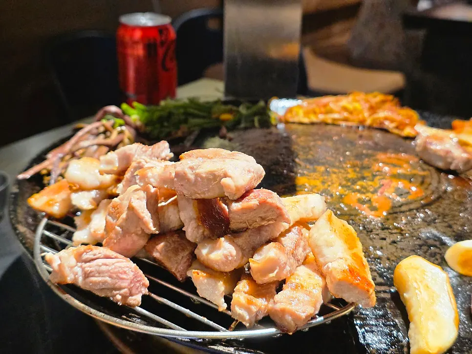 Two-person set of o-gyeopsal, pork neck, and pork jowl