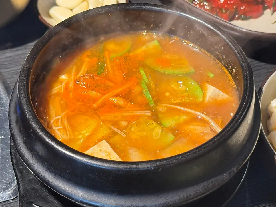 Doenjang-jjigae chosen with the set
