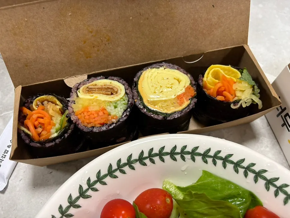 Takeaway half-and-half gimbap and crispy chicken