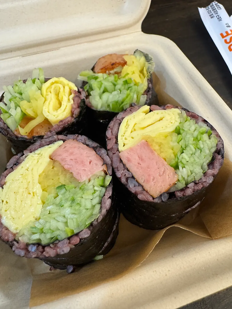 김밥과 닭강정 세트 구성