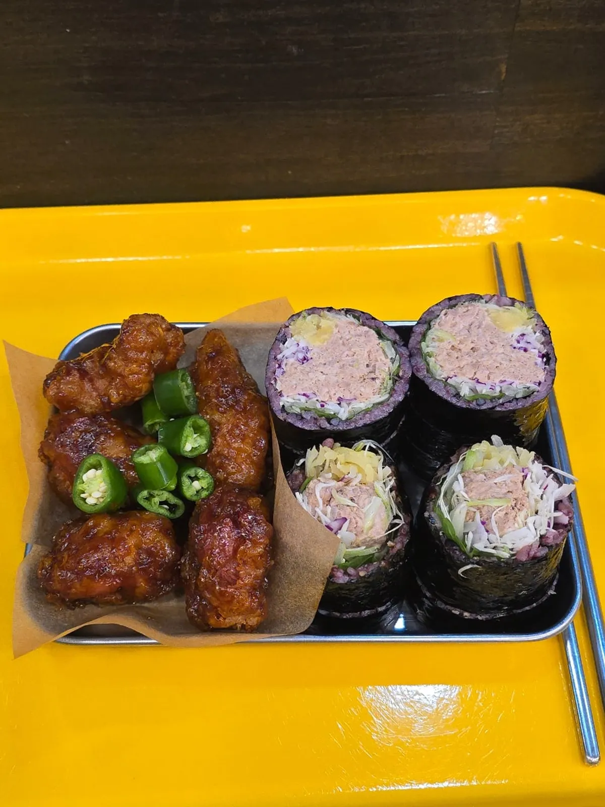 진도대파참치김밥과 닭강정 세트 한 상