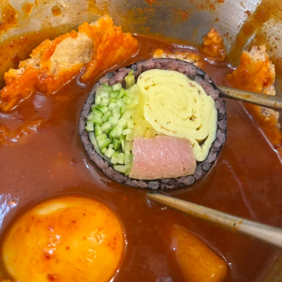 홀스김밥본점 테이블 좌석 전경