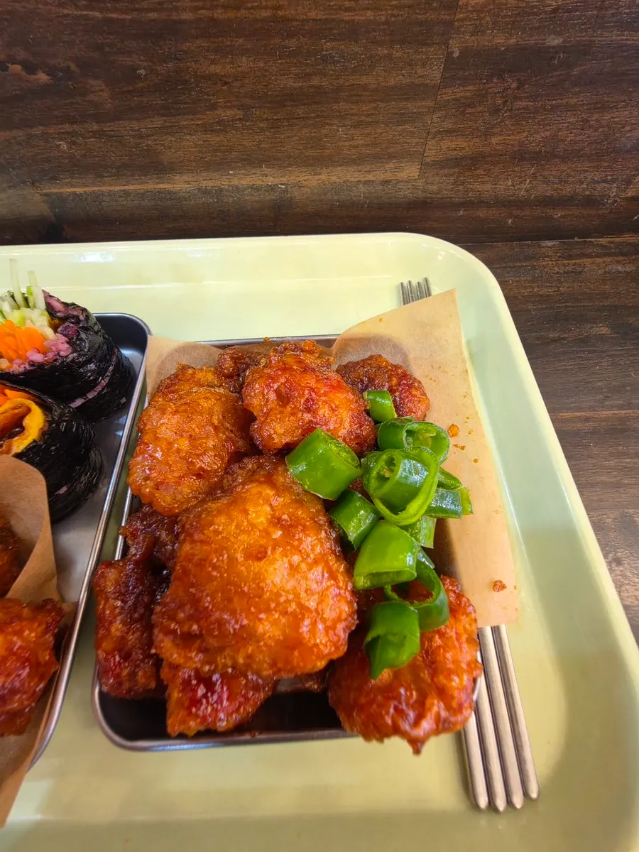 Sauce-coated Halls dakgangjeong S