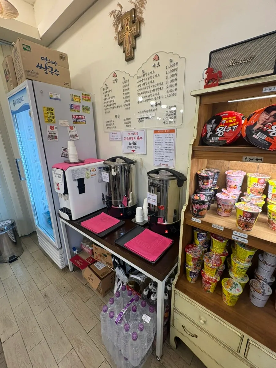 Self-serve bonito broth station