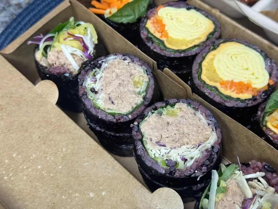참치가 꽉 찬 진도대파참치김밥 단면