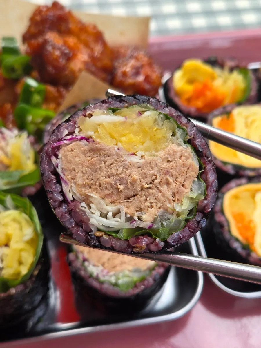 Front of Halls Gimbap Main Branch near Gyodae Station
