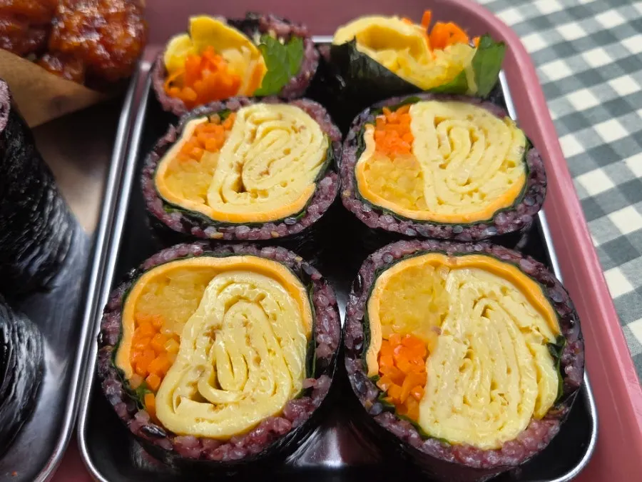 A row of double-cheese egg gimbap