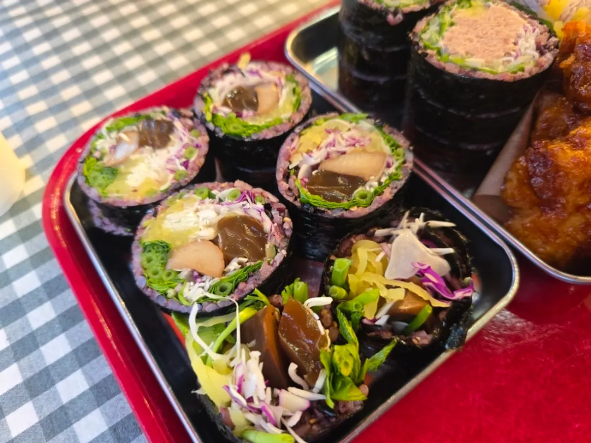 Konjac Water-Parsley Gimbap roll served on the table
