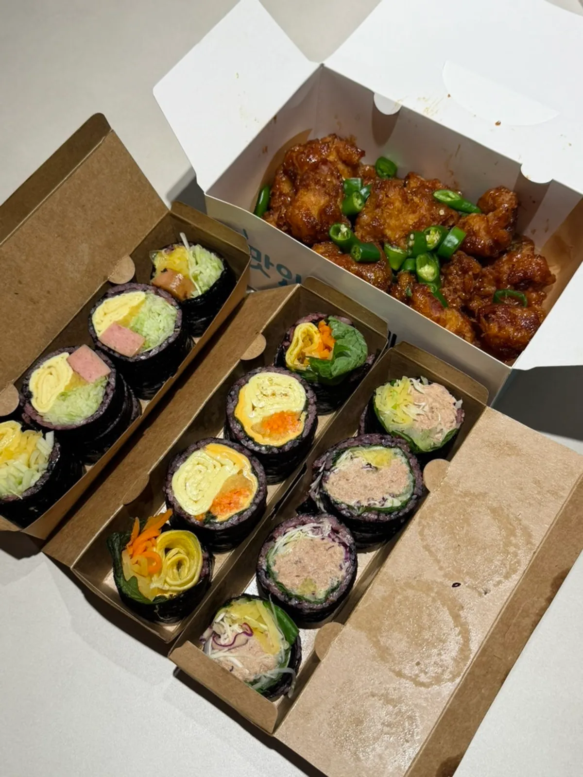 Dakgangjeong Halls con chile Cheongyang por encima