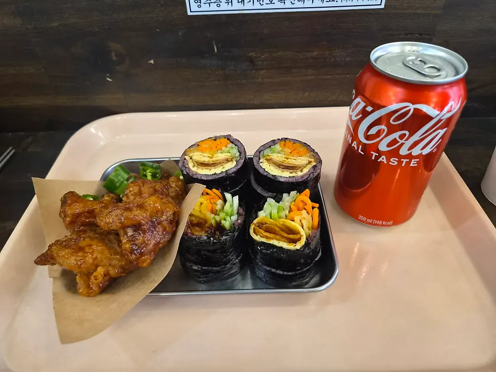 셀프로 준비된 가쓰오부시 육수 코너