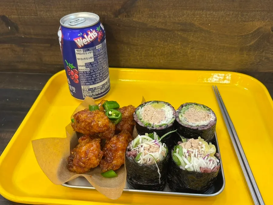 Jindo green-onion tuna gimbap with dakgangjeong