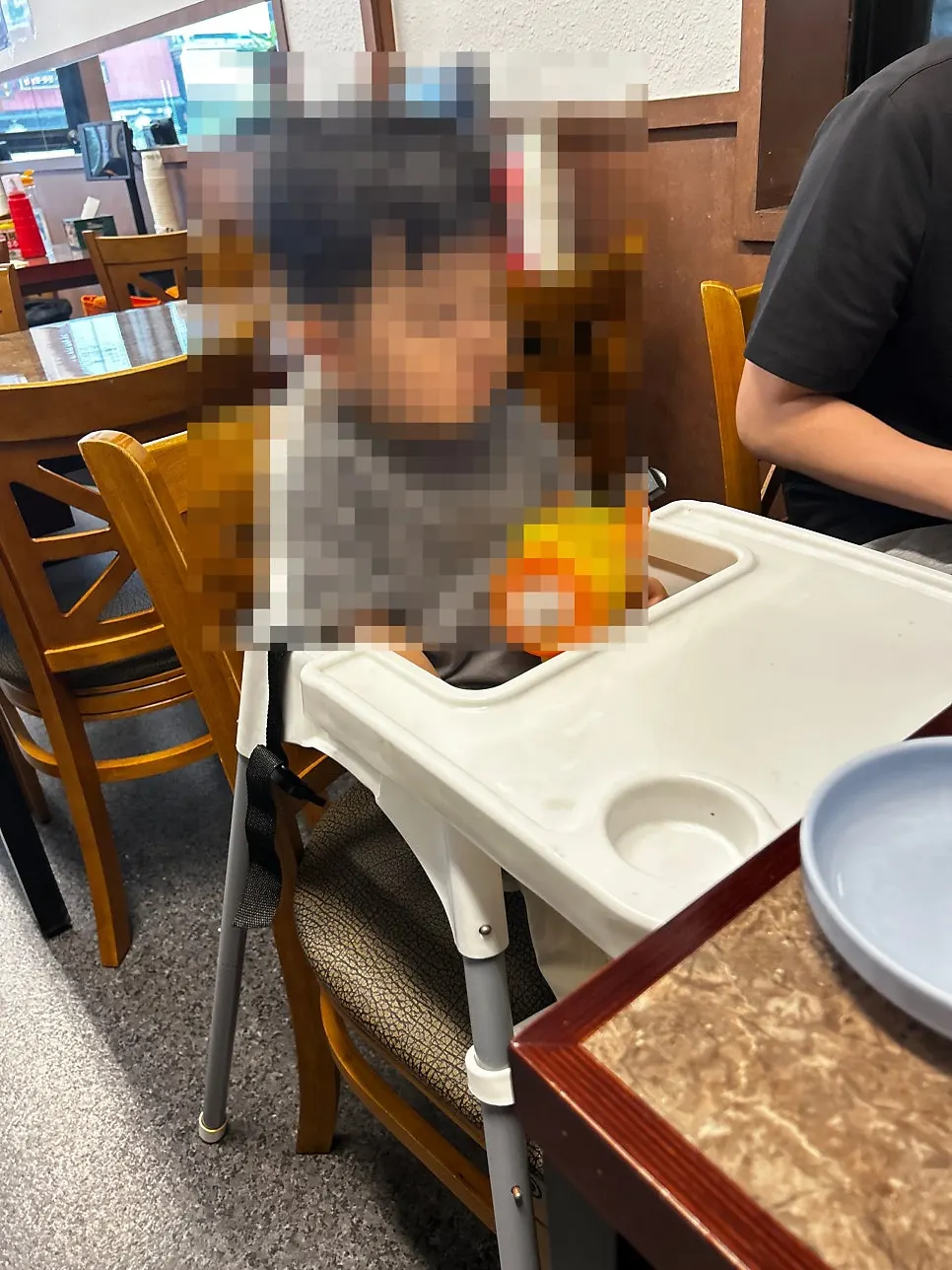 세트메뉴가 적힌 다선칼국수 메뉴판
