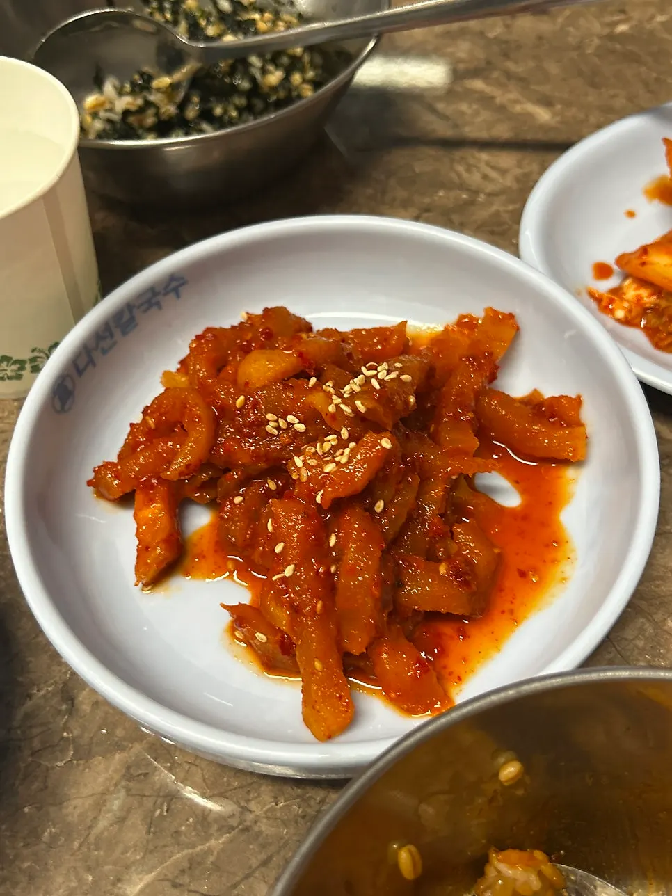 매장에 준비된 아기의자