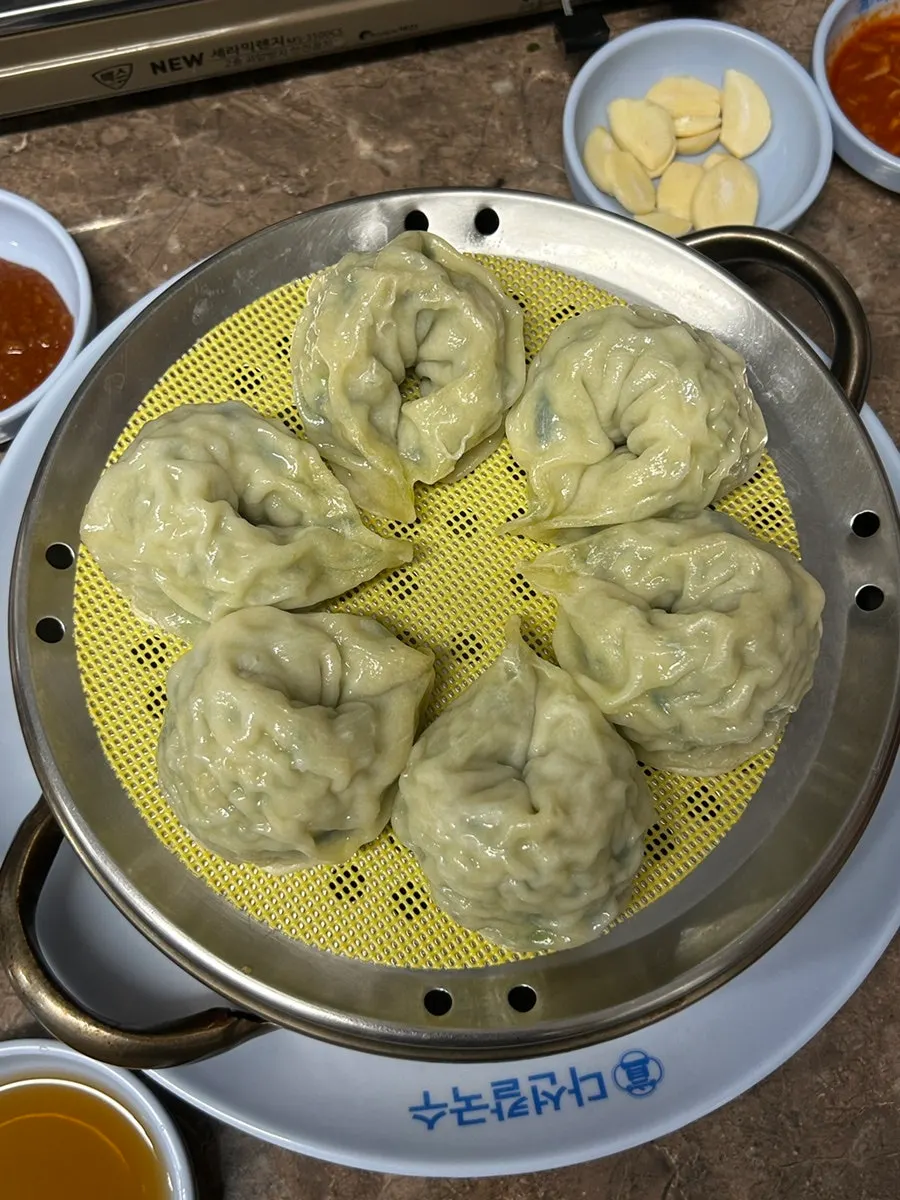 부드러운 수육 한 점 클로즈업