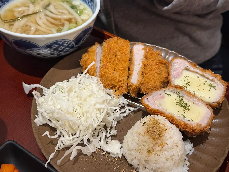 Half-and-half tonkatsu set with two types of cutlet