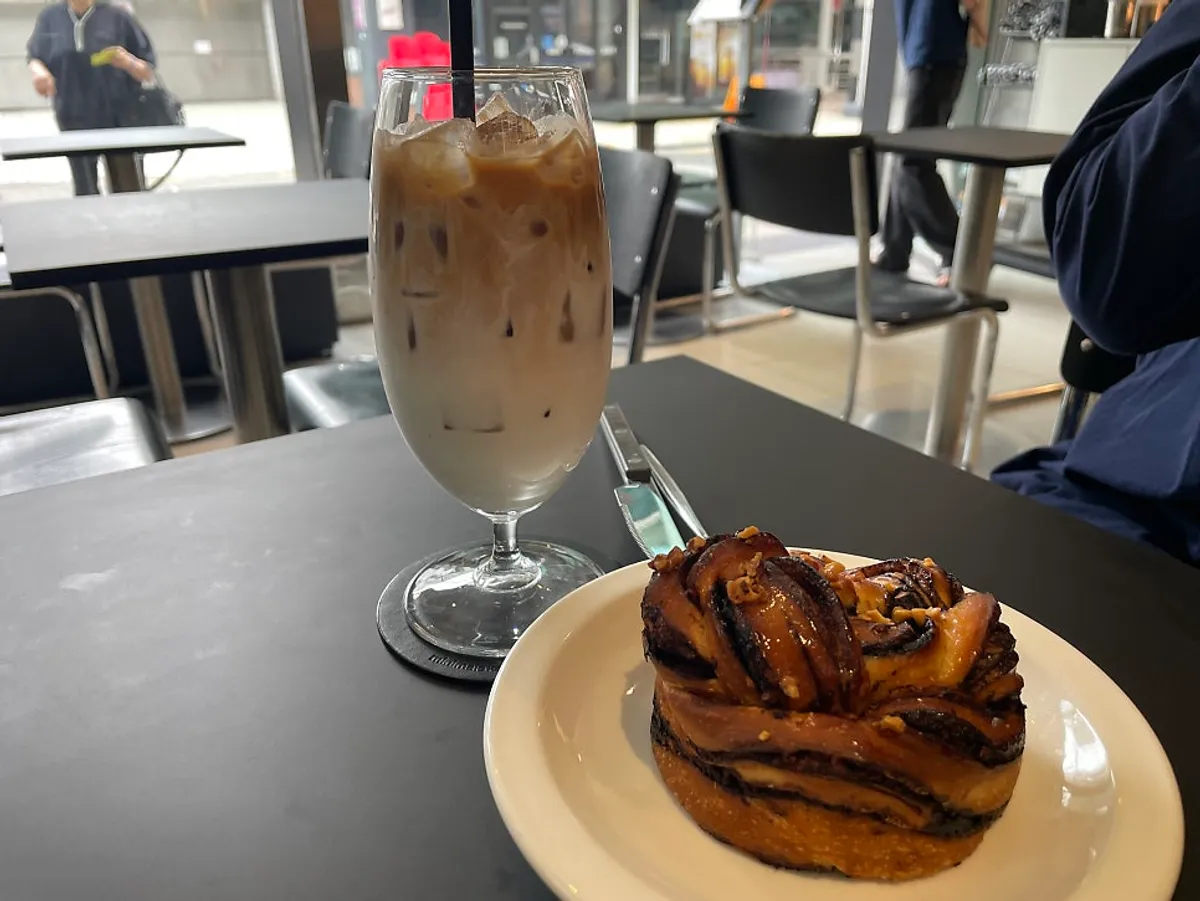 Largest size americano made with sour-note beans