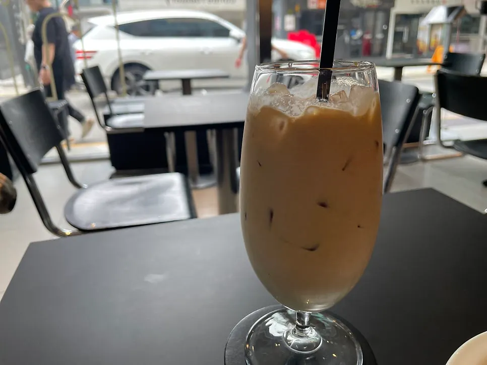 Close-up of the Helsinki latte's surface