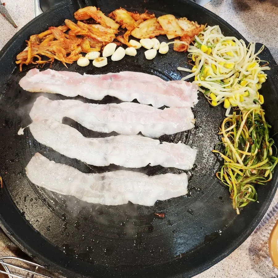 불판 위 냉장 생 대패 목살