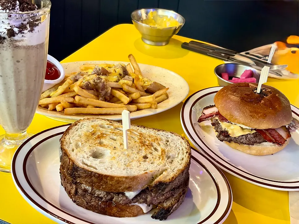 Daily Fix Seocho Gyodae Branch signature handmade burger menu
