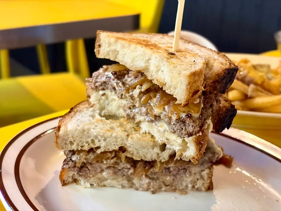 Patty melt with caramelized onions