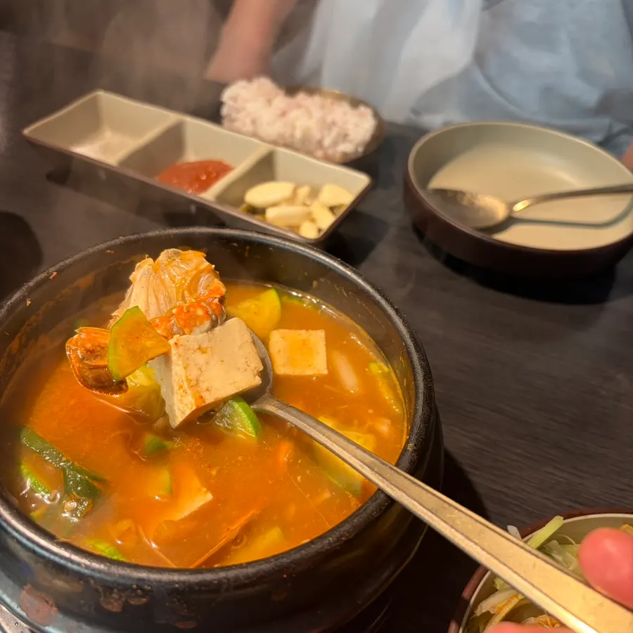 세트에 포함된 꽃게 된장찌개