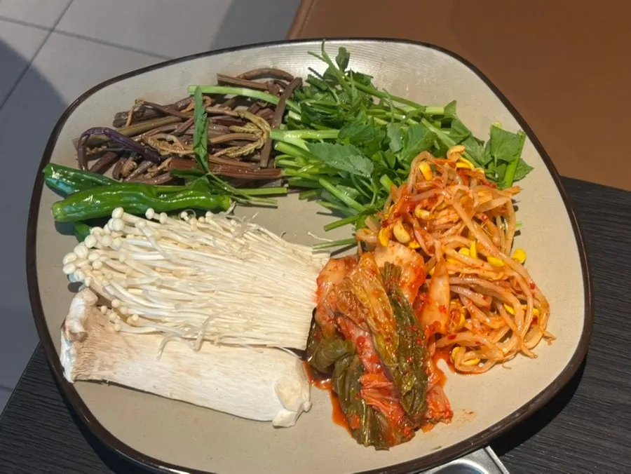 Sodangkkae assorted set and crab doenjang-jjigae