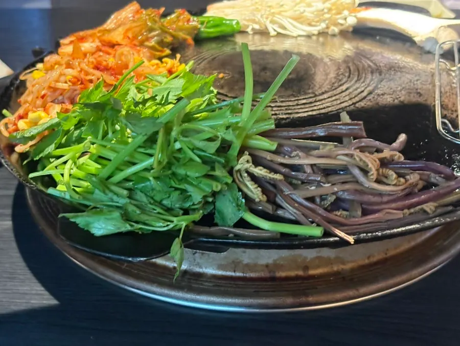 Mixed vegetables with bracken fern and minari water parsley