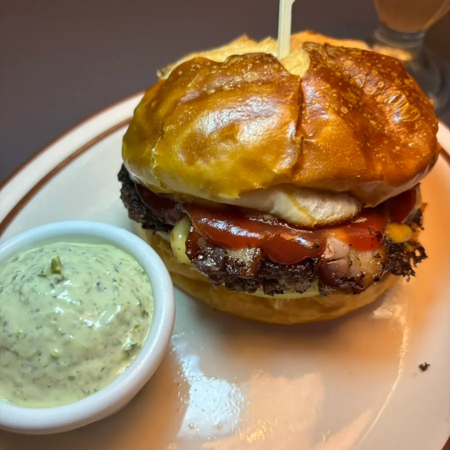 Bacon cheeseburger order