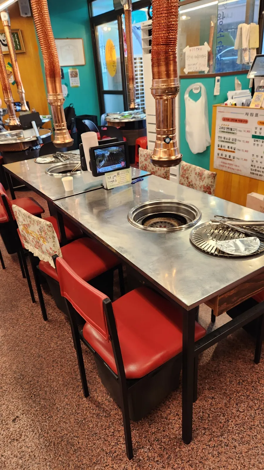 Outdoor-tent-style interior of Galgol Yeontanjip Seocho Gyodae Branch