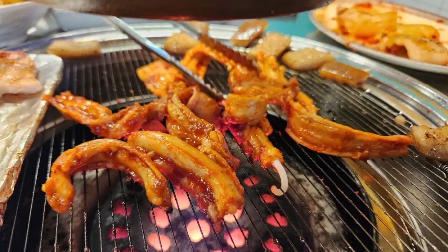Galgol Yeontanjip's seasoned kkomjangeo coated in special sauce