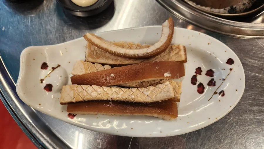 Scored beehive-cut pork skin with special sauce at Galgol Yeontanjip