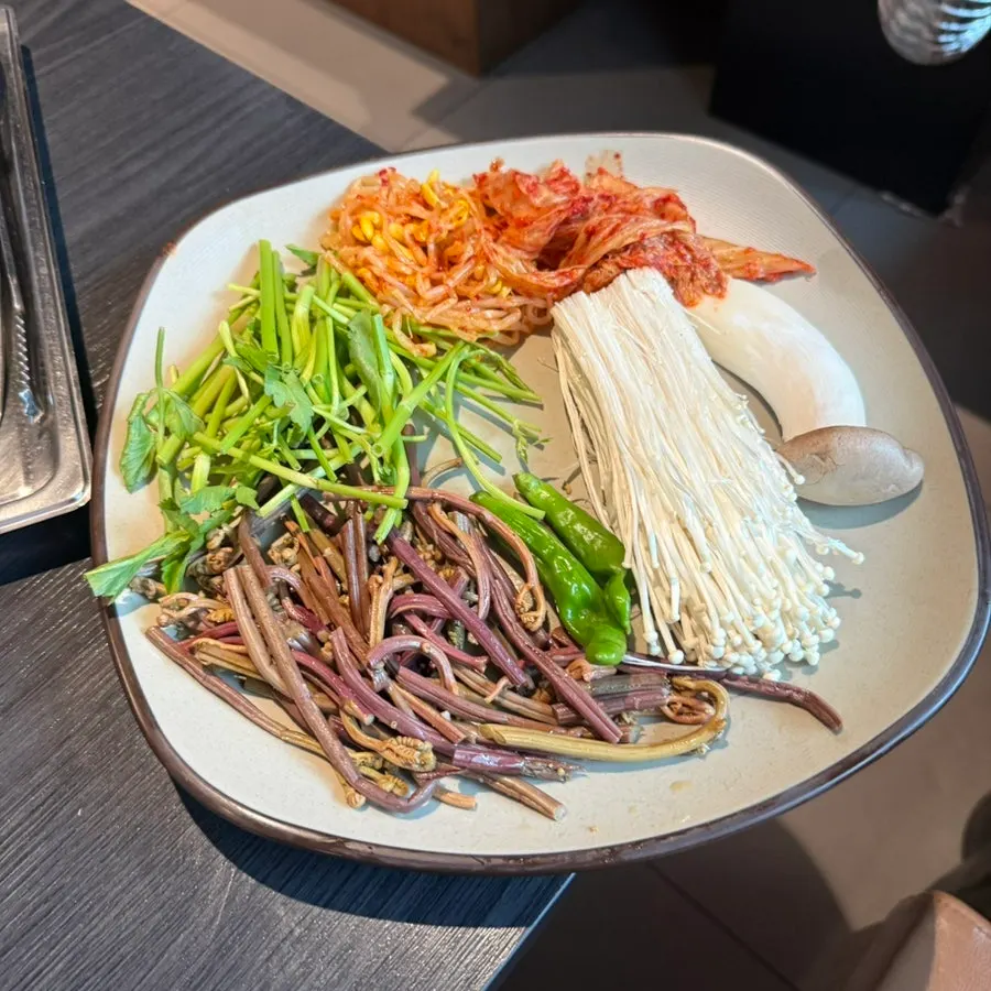 마카로니 등 밑반찬 접시