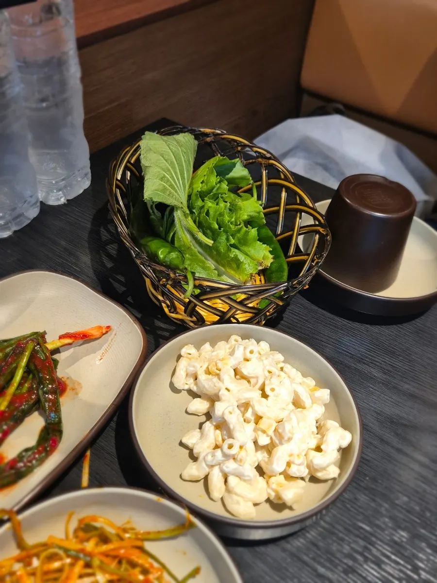 Plate of Sodangkkae O-gyeopjip side dishes