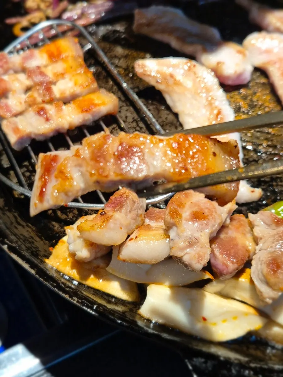 Grilled pieces of pork belly