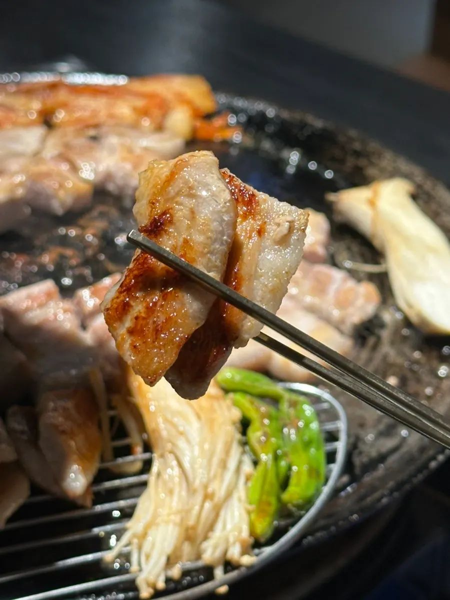 Fully cooked meat cut into ready-to-eat pieces