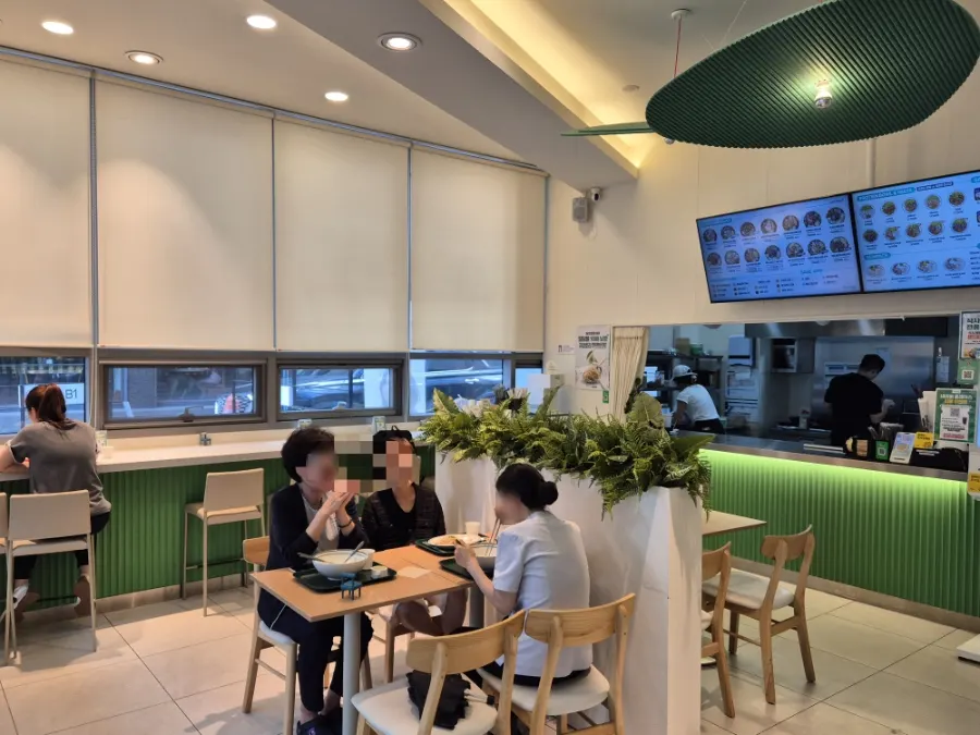 Seating for 2–4 people at Salering Gyodae