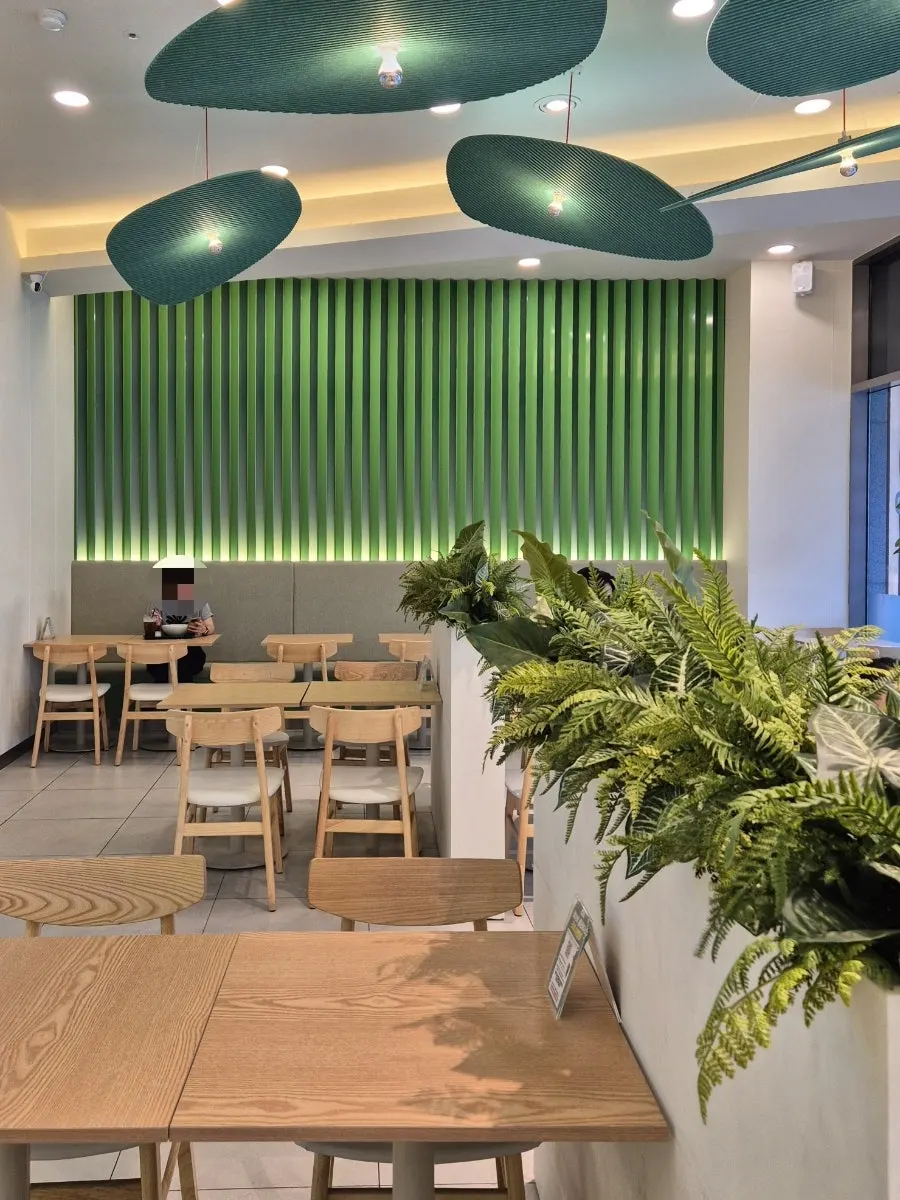 Spacious hall and seating layout at Salering Gyodae