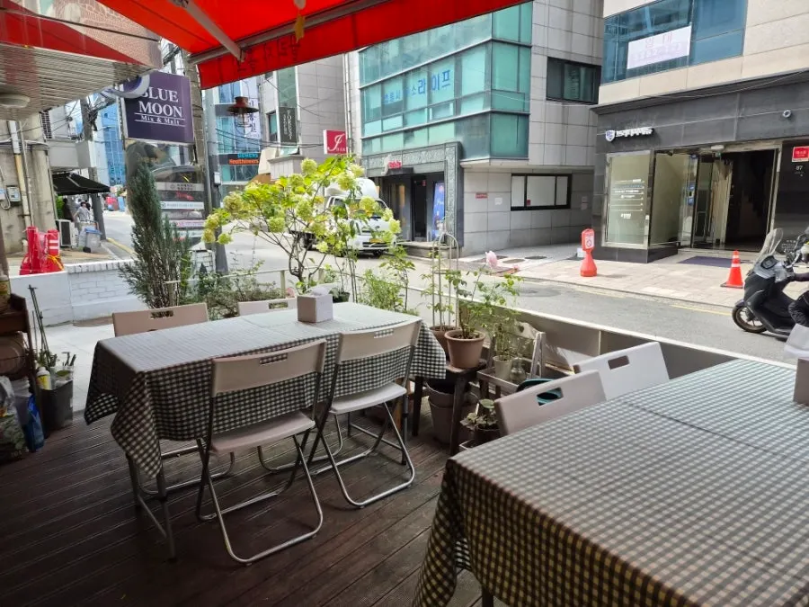 Table holding a large takeout order