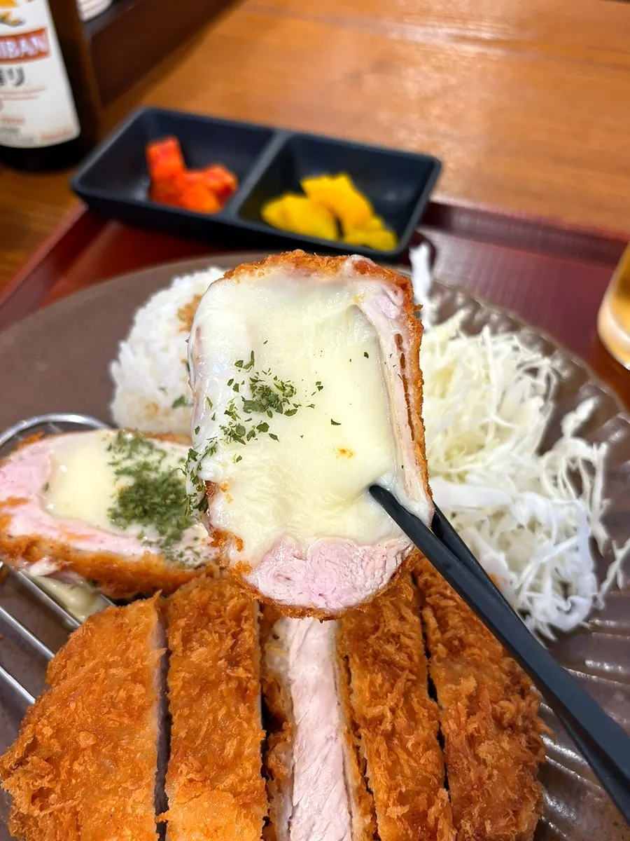 돈카츠와 치즈카츠 구성