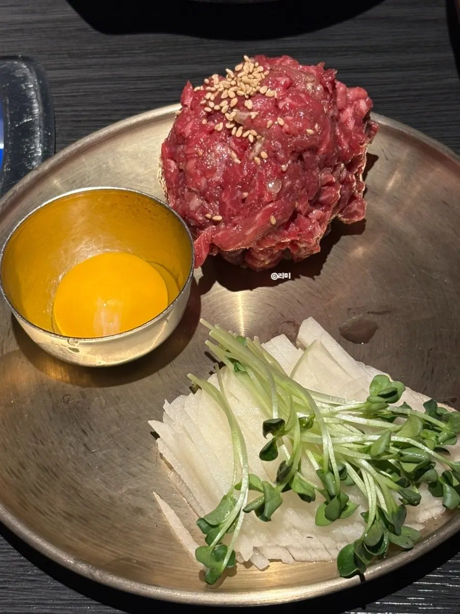 얼큰한 한돈 김치찌개