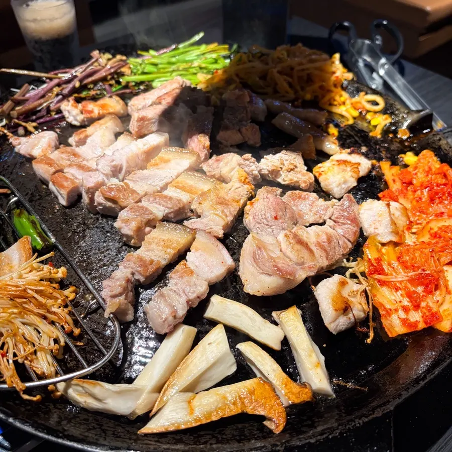 Pork belly cut into bite-sized pieces